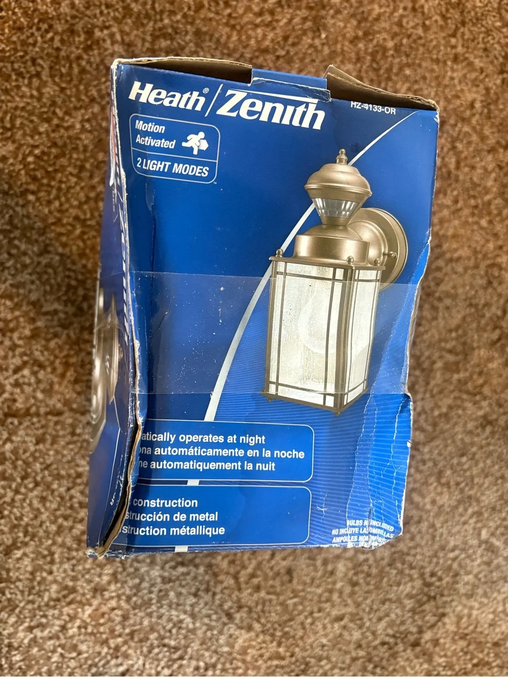 Outdoor Wall Lantern in Bronze